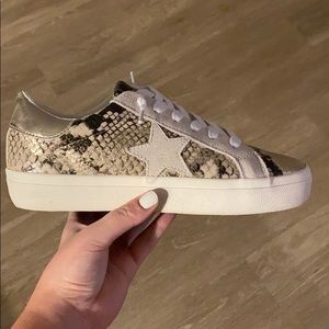 NWT Steve Madden Sneakers